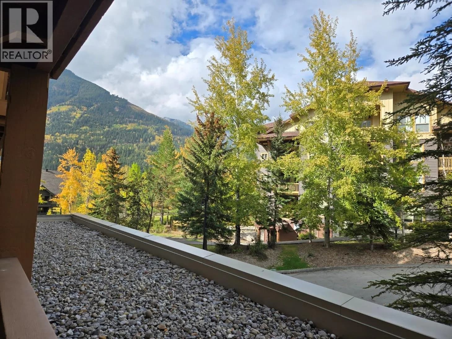 2080 Summit Drive, Panorama