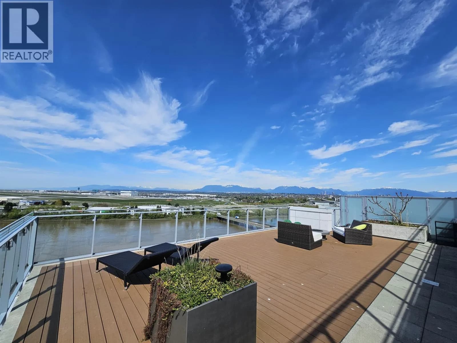 Hollybridge At River Green, 6811 Pearson Way, Richmond