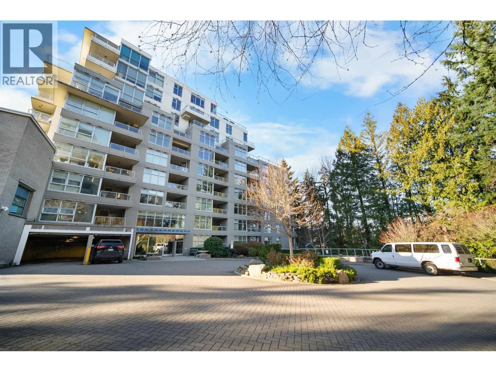 9232 UNIVERSITY CRESCENT, Burnaby