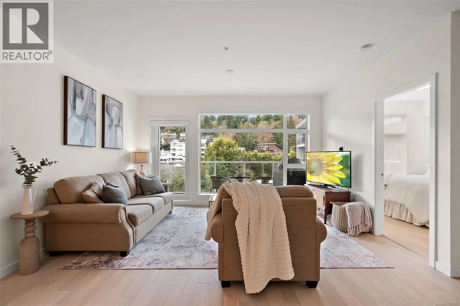 #309 5120 Cordova Bay Rd, Saanich, BC photo 3