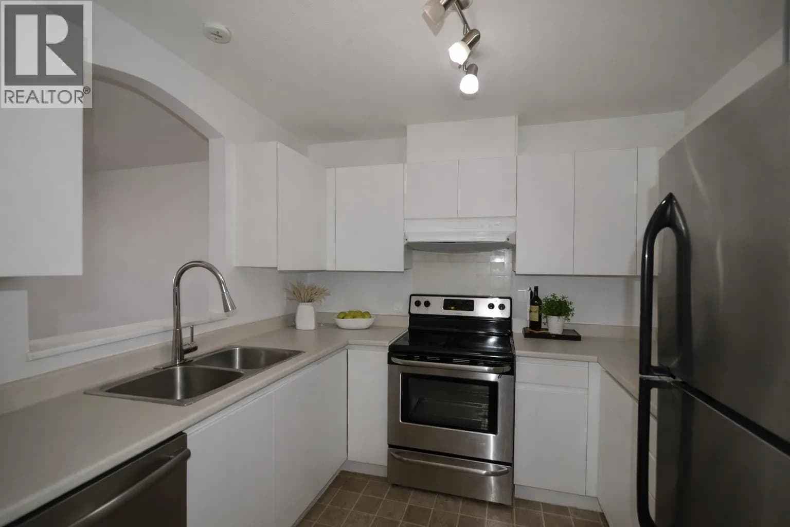 #217 8180 JONES ROAD, Richmond, BC photo 2