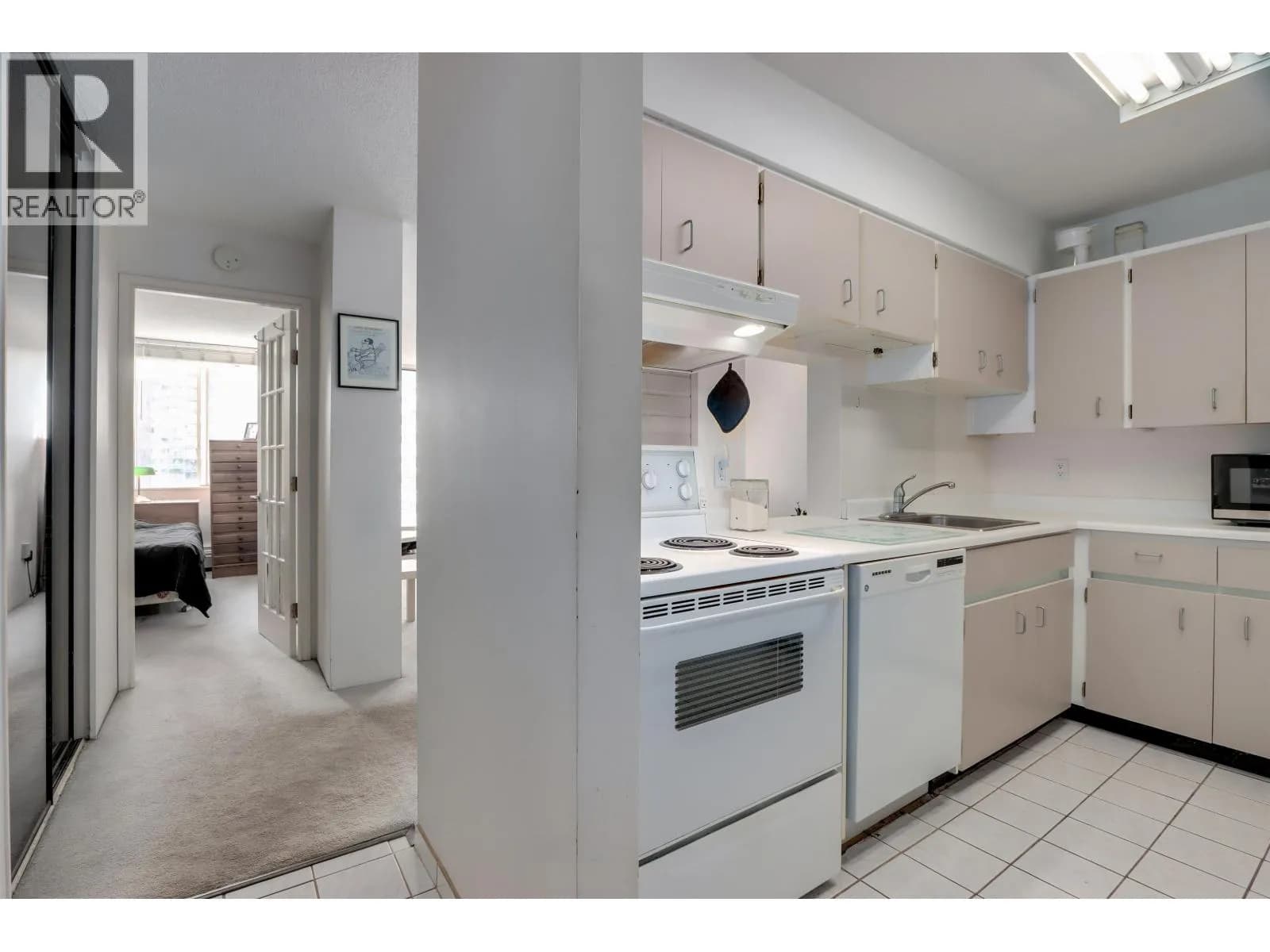 #510 2008 FULLERTON AVENUE, North Vancouver, BC photo 3