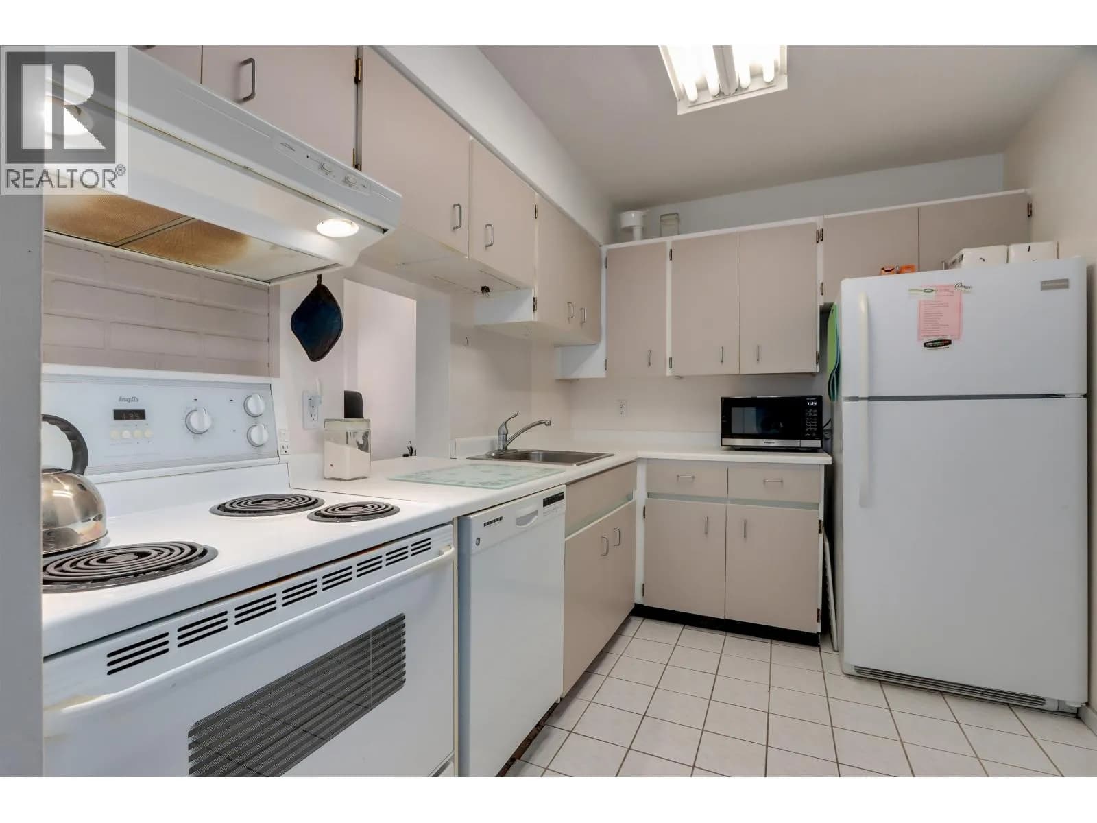 #510 2008 FULLERTON AVENUE, North Vancouver, BC photo 4