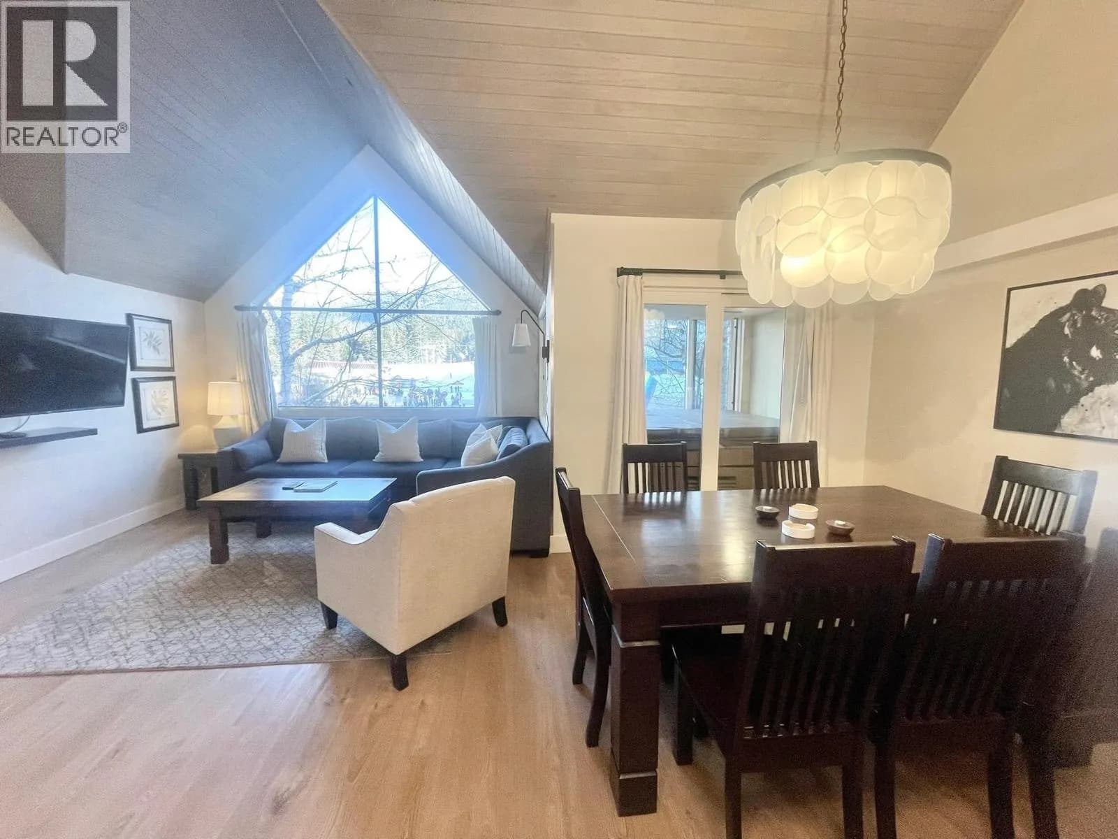 #Week 9 902-4293 MOUNTAIN SQUARE, Whistler, BC photo 4