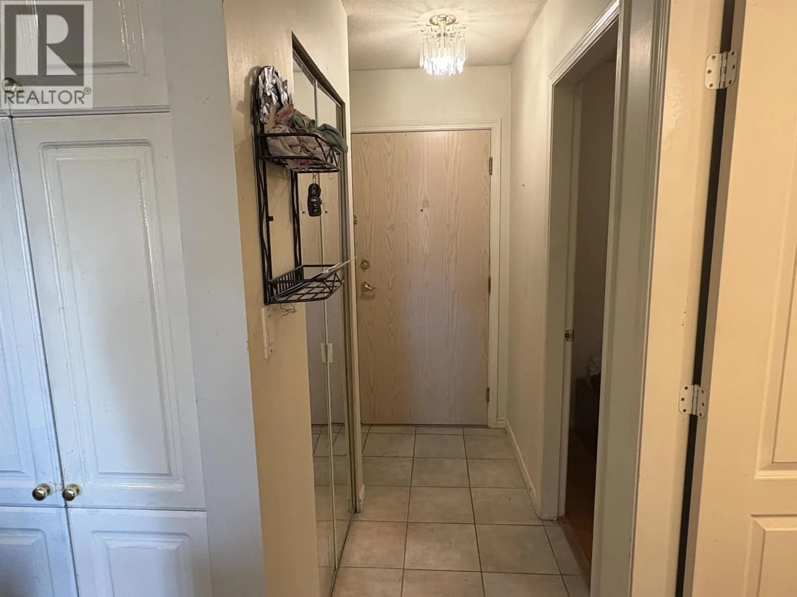 #305 1035 AUCKLAND STREET, New Westminster, BC photo 2
