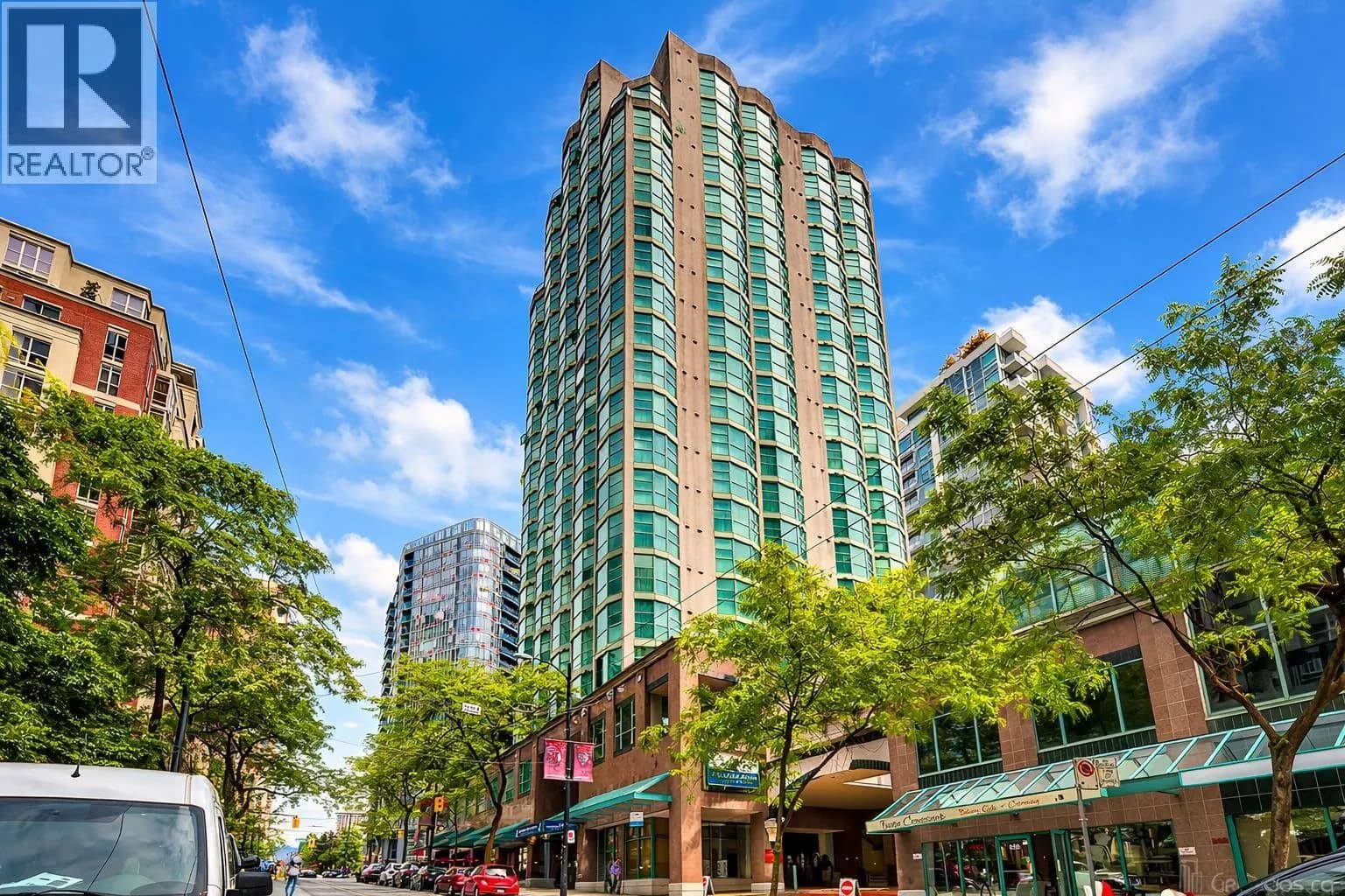 Rosedale On Robson Suite Hotel, Vancouver