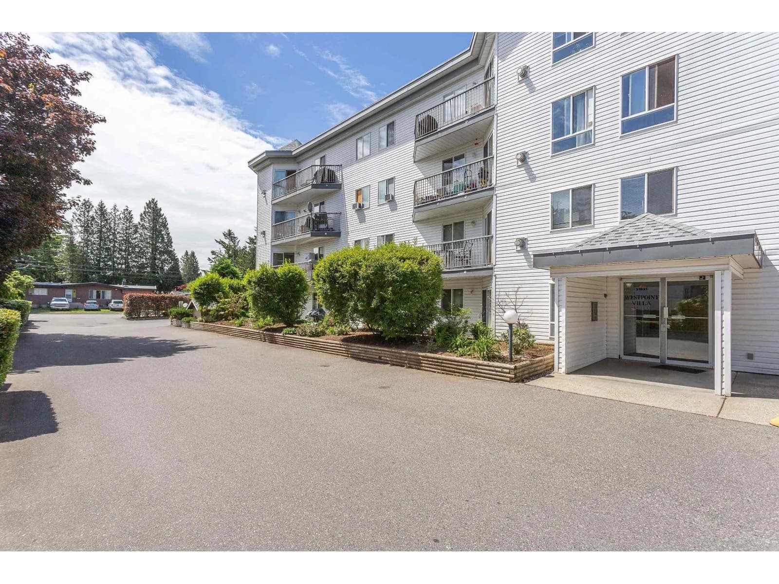#301 31831 PEARDONVILLE ROAD, Abbotsford, BC photo 3