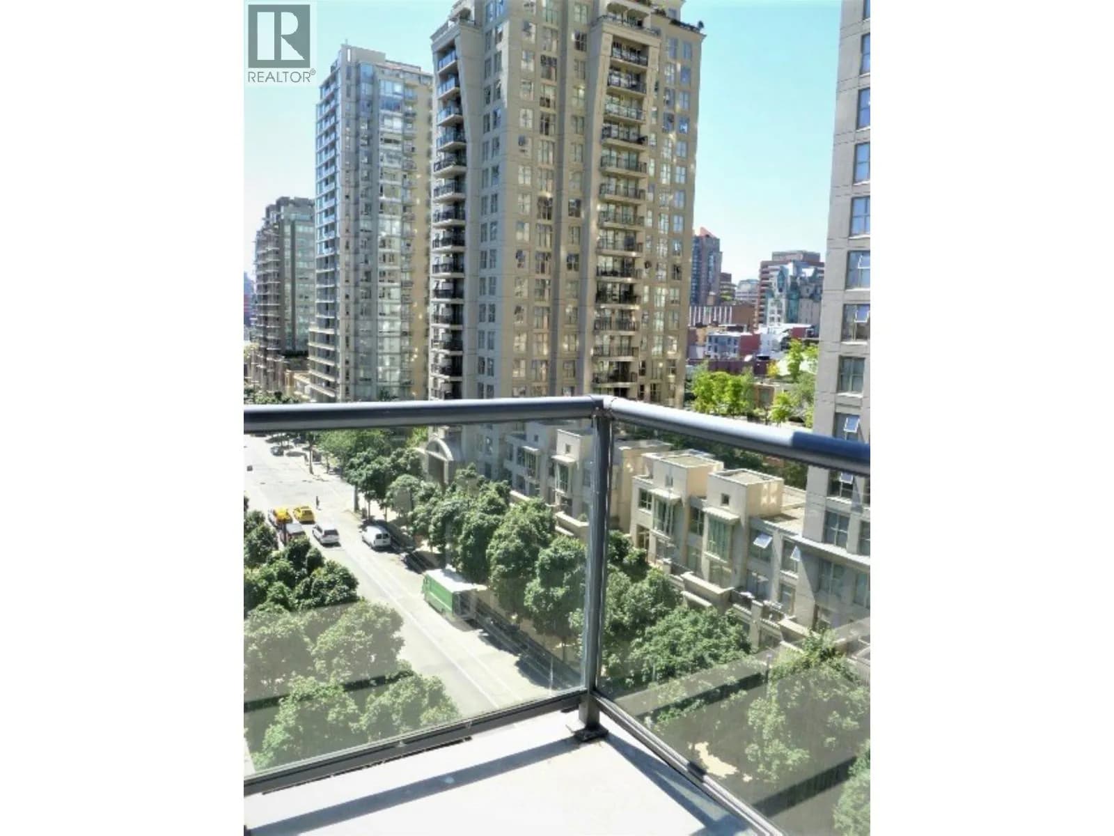 #906 928 RICHARDS STREET, Vancouver, BC photo 2