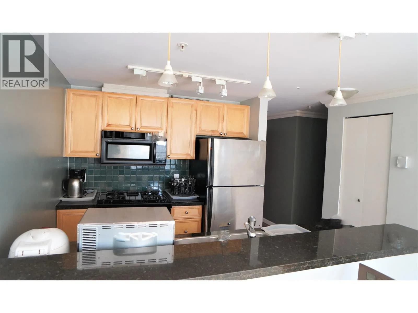 #906 928 RICHARDS STREET, Vancouver, BC photo 3