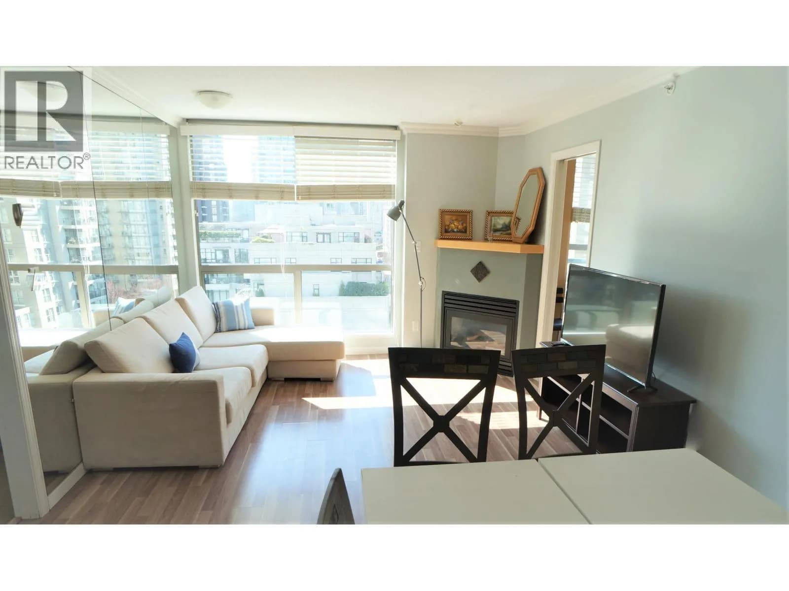 #906 928 RICHARDS STREET, Vancouver, BC photo 4