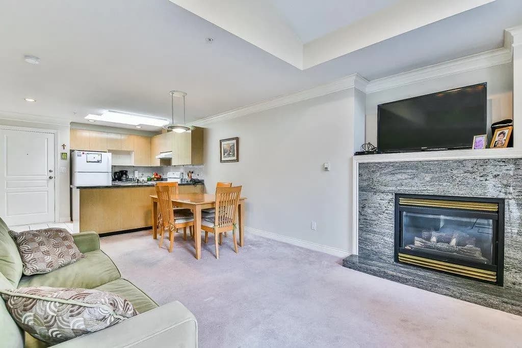 #404 8115 121A STREET, Surrey, BC photo 3