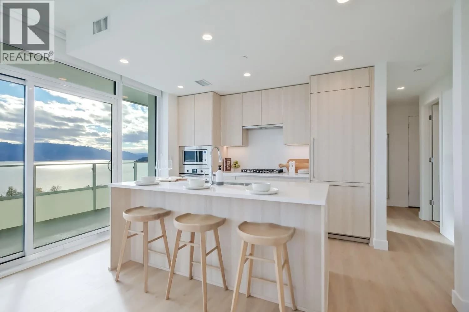 #2809 1626 Water Street, Kelowna, BC photo 4