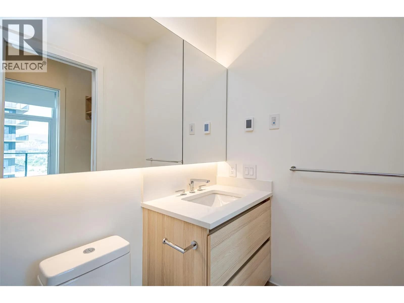 #2809 1626 Water Street, Kelowna, BC photo 5