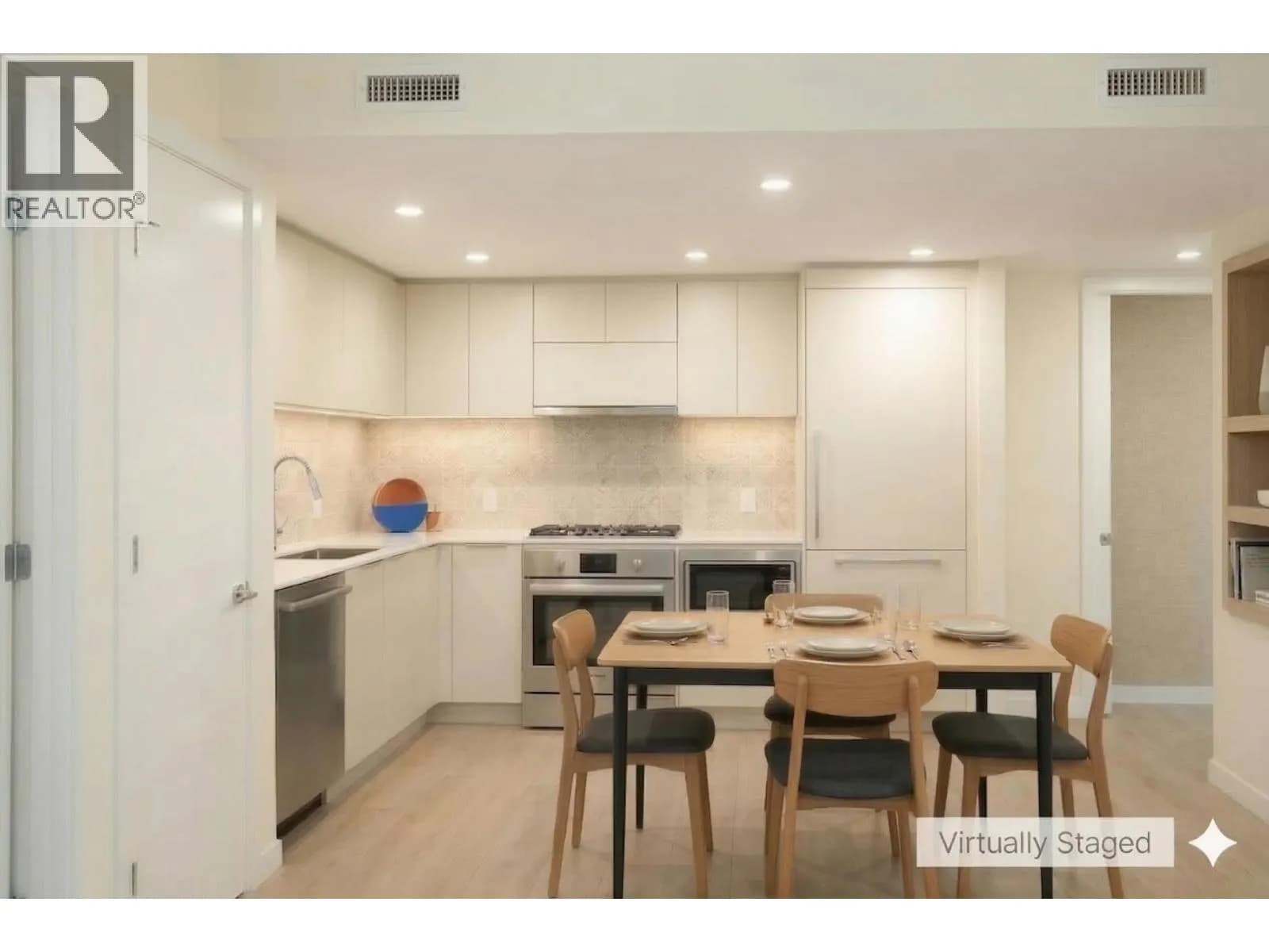 #1506 311 ALDERSON AVENUE, Coquitlam, BC photo 3