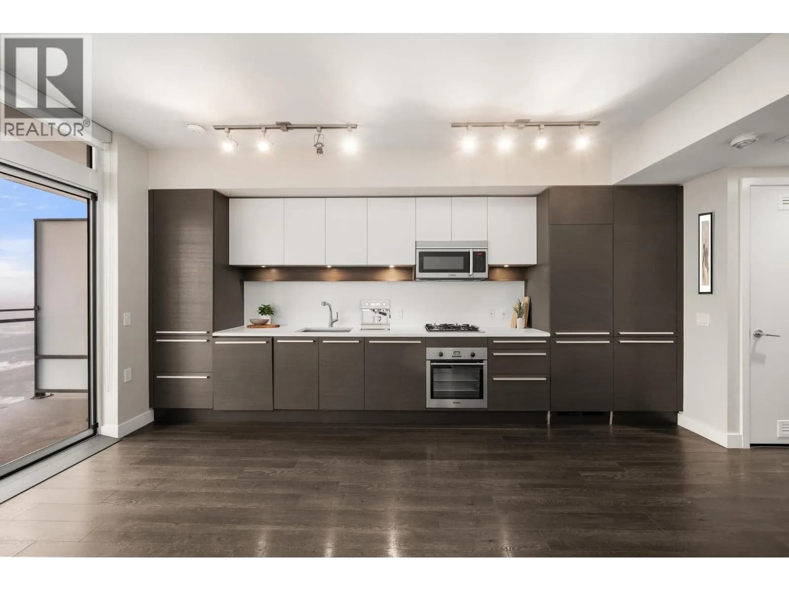 #2308 2008 ROSSER AVENUE, Burnaby, BC photo 3