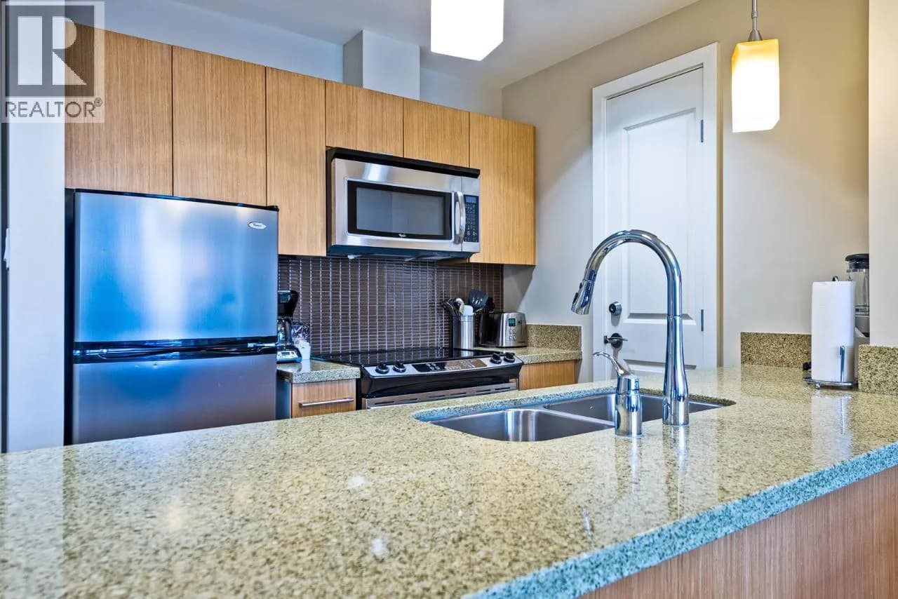 #430 15 PARK Place, Osoyoos, BC photo 4
