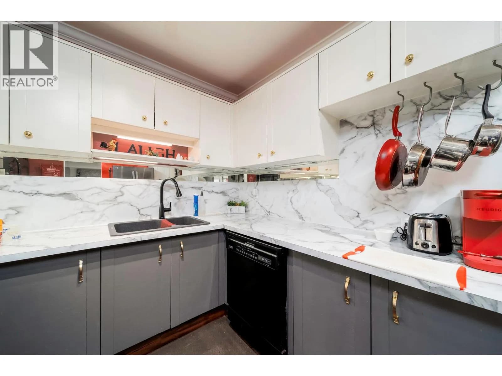 #115 1035 Bernard Avenue, Kelowna, BC photo 3