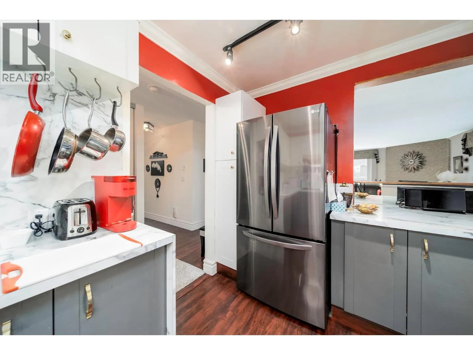 #115 1035 Bernard Avenue, Kelowna, BC photo 5