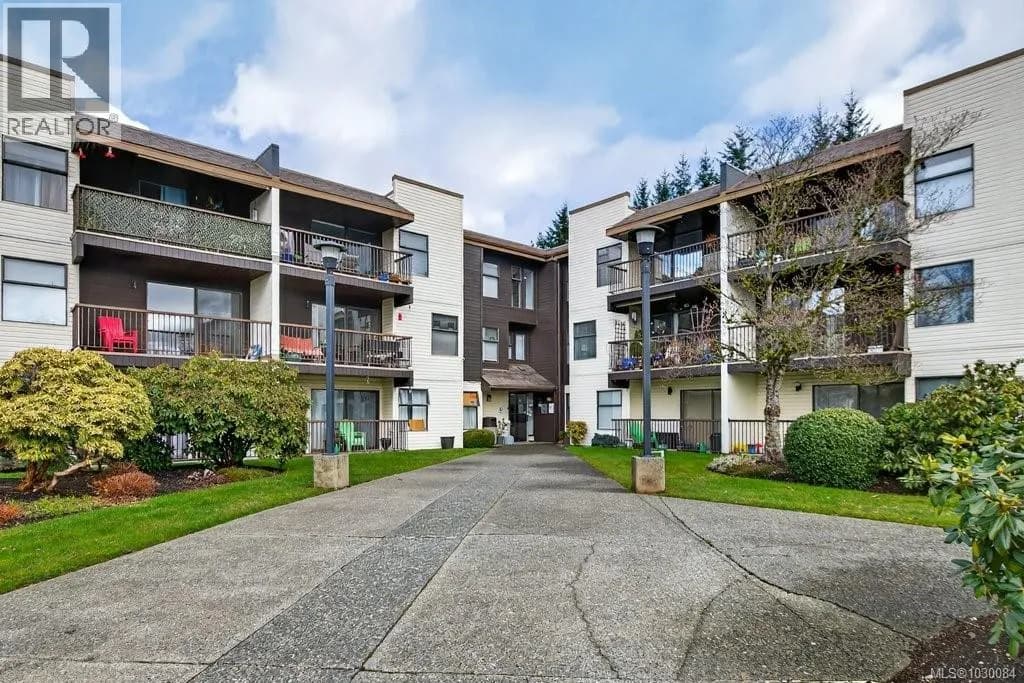 585 DOGWOOD St S, Campbell River