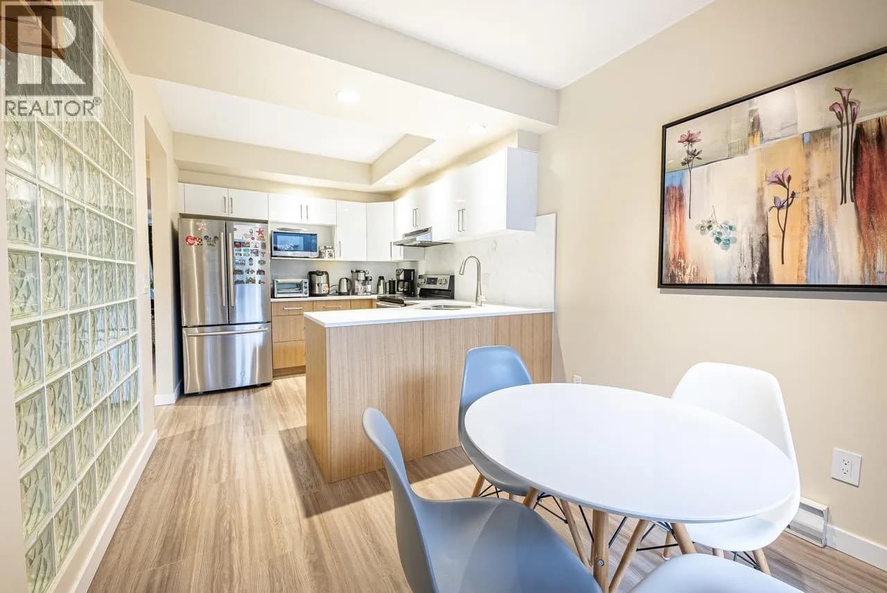 #206 3151 WOODBINE DRIVE, North Vancouver, BC photo 5