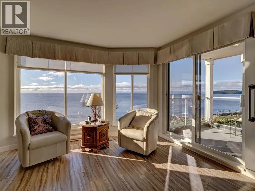 #205 5470 INLET AVENUE, Sechelt, BC photo 4