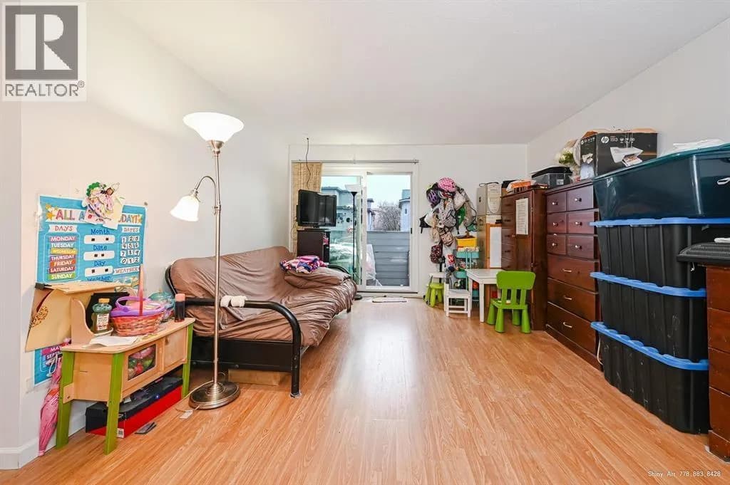 16 LAKEWOOD DRIVE, Vancouver