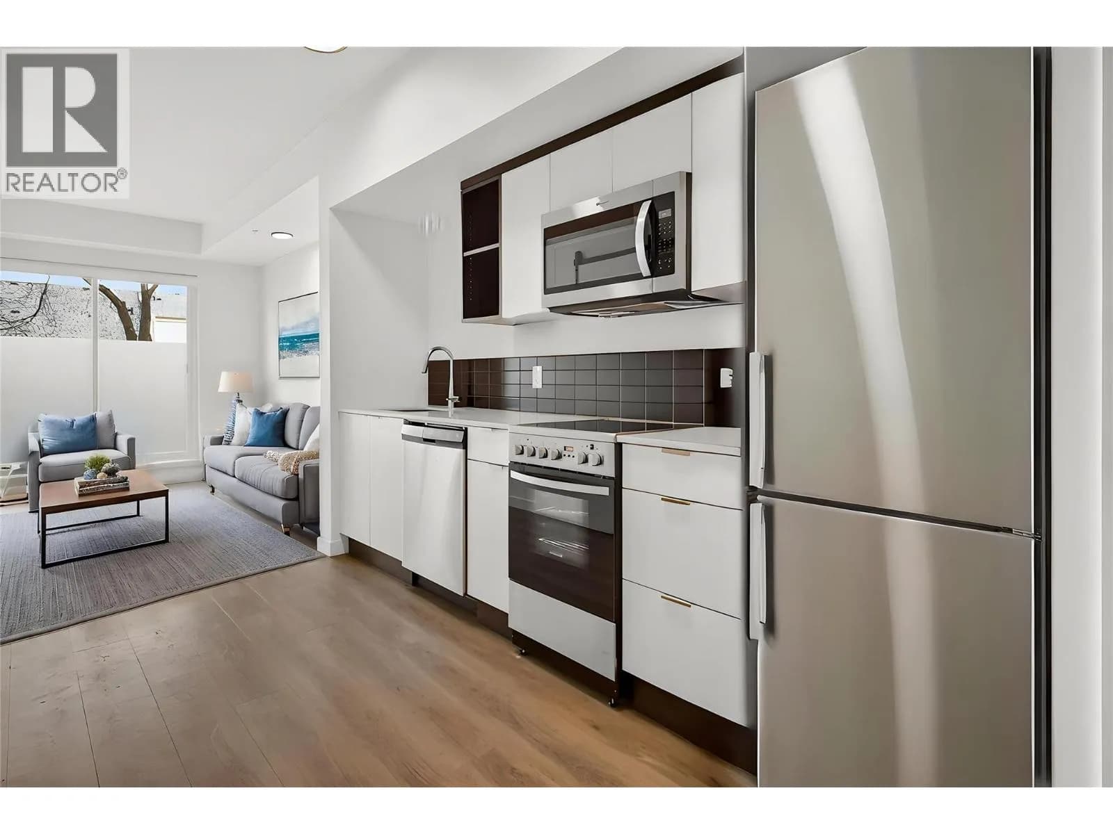#101 615 Rutland Road N, Kelowna, BC photo 3