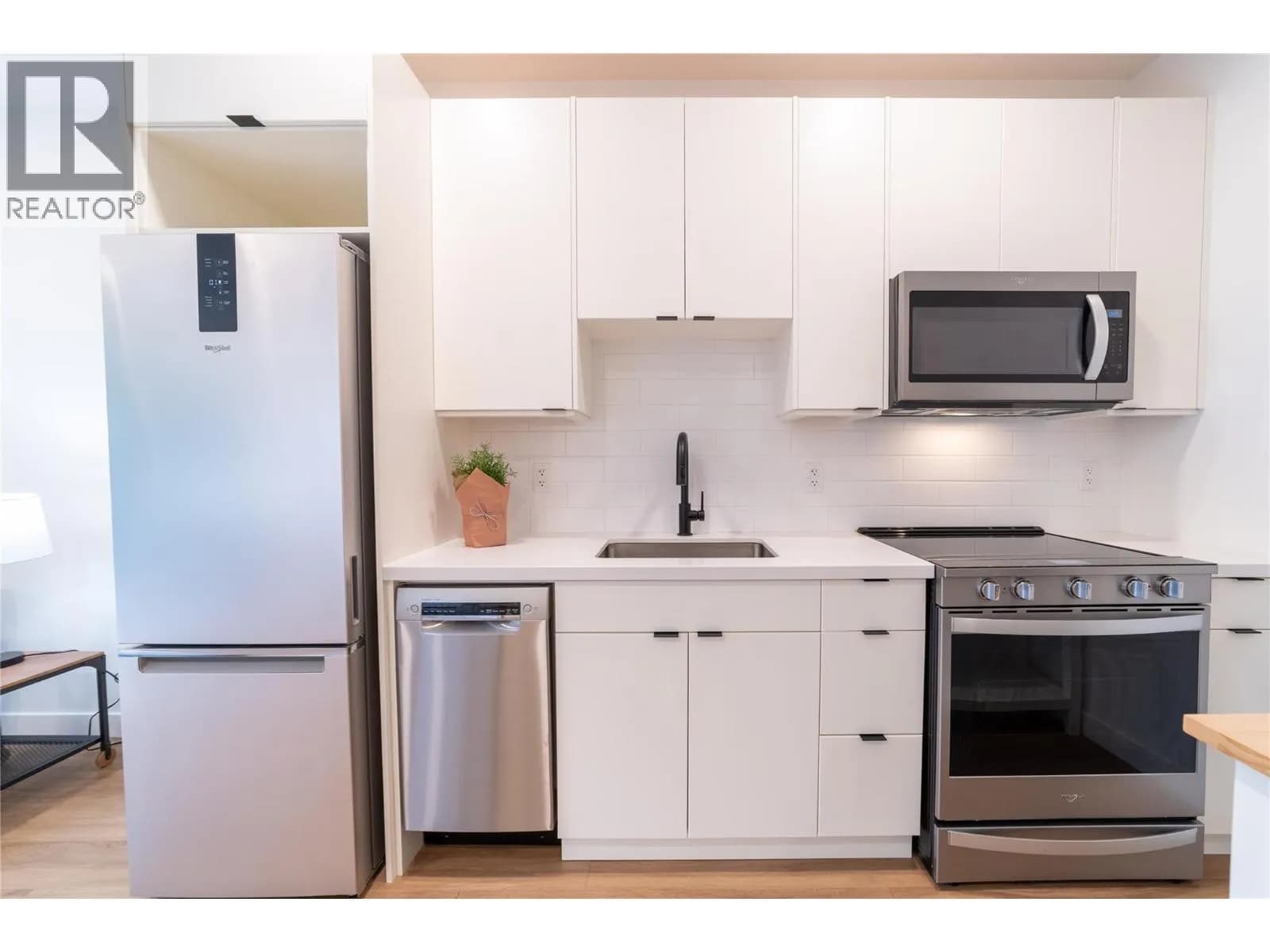 #207 514 VICTORIA Street, Nelson, BC photo 2