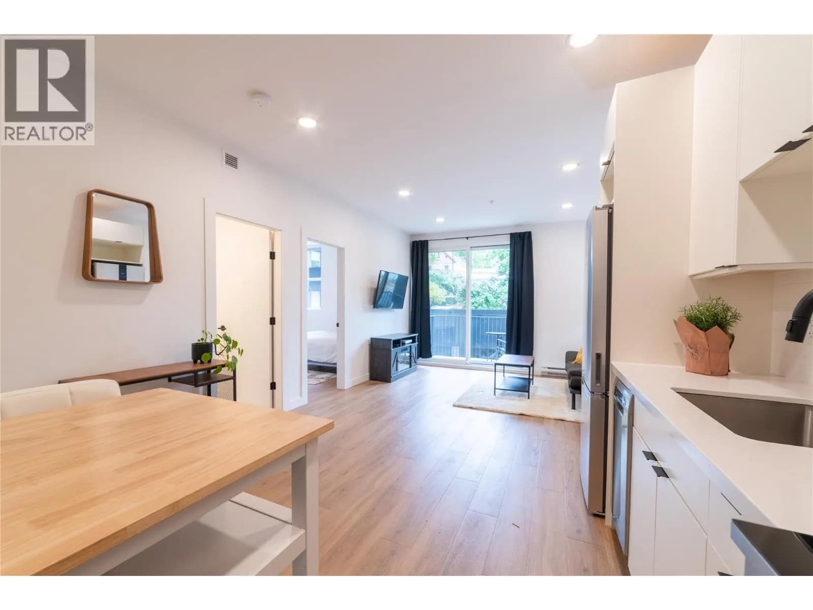 #207 514 VICTORIA Street, Nelson, BC photo 3