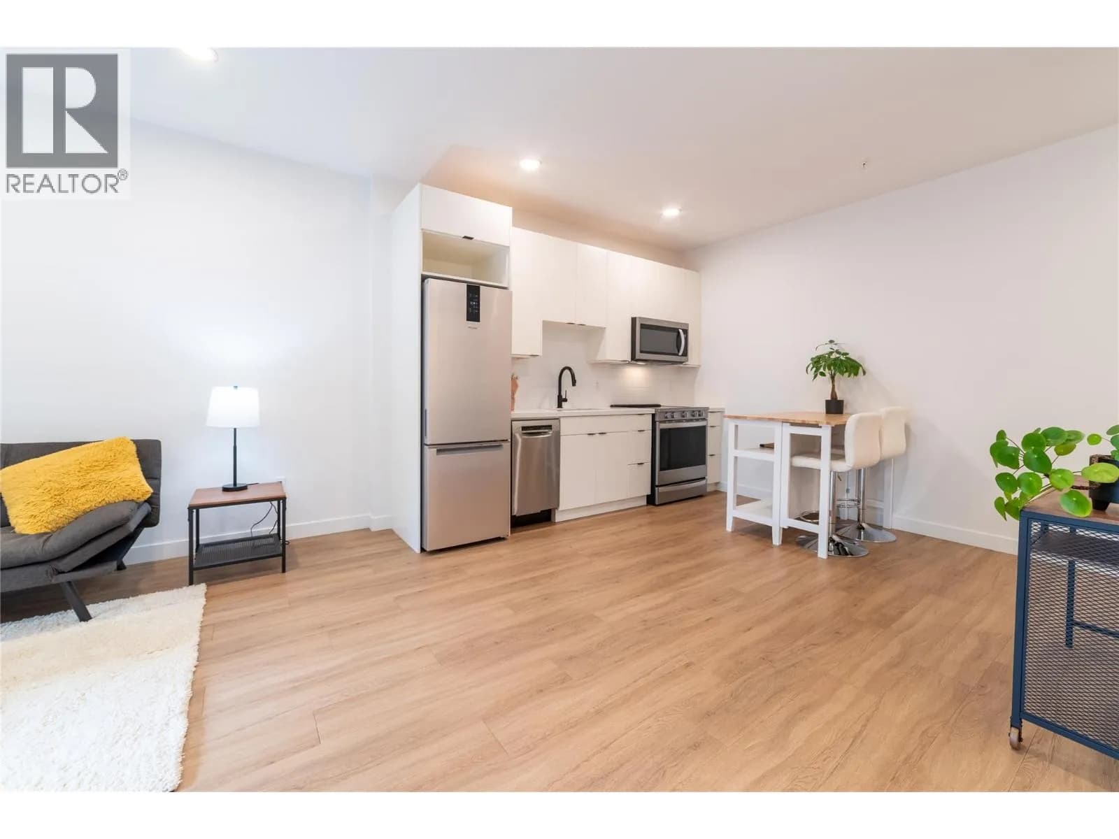 #207 514 VICTORIA Street, Nelson, BC photo 4