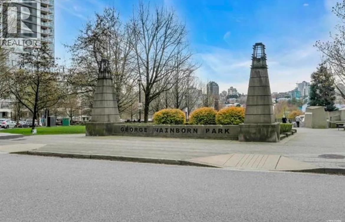 #201 550 PACIFIC STREET, Vancouver, BC photo 3