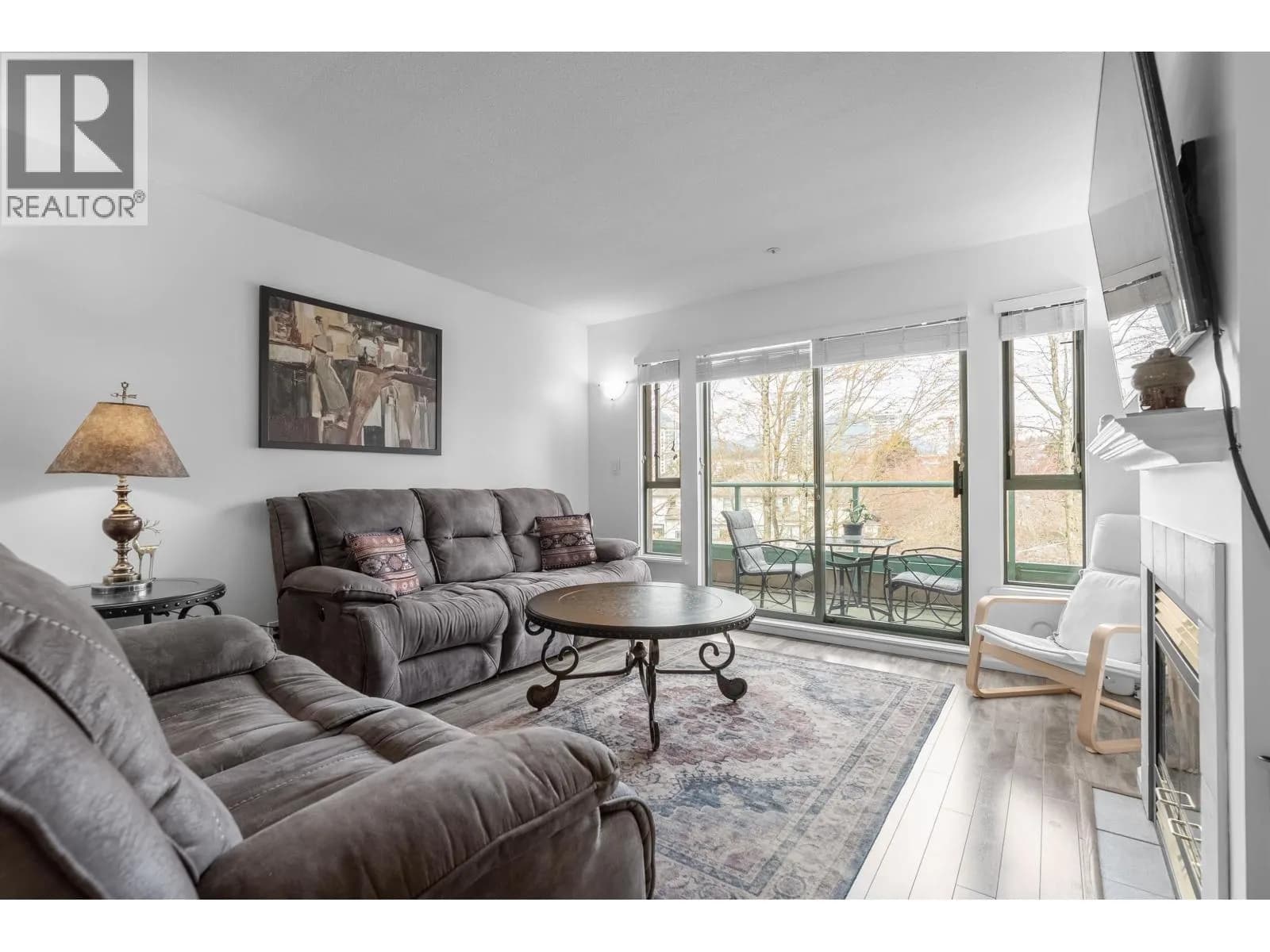 223 MOUNTAIN HIGHWAY, North Vancouver