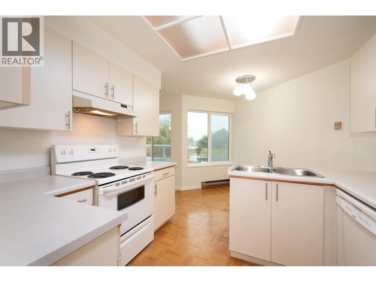 #203 7600 FRANCIS ROAD, Richmond, BC photo 3