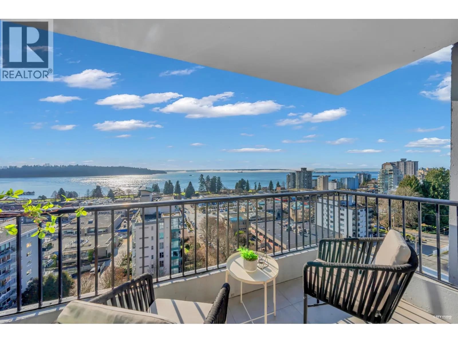 #1202 650 16TH STREET, West Vancouver, BC photo 2