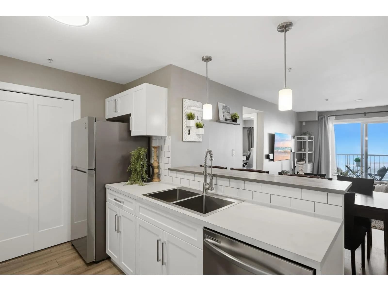 #212 33960 OLD YALE ROAD, Abbotsford, BC photo 3