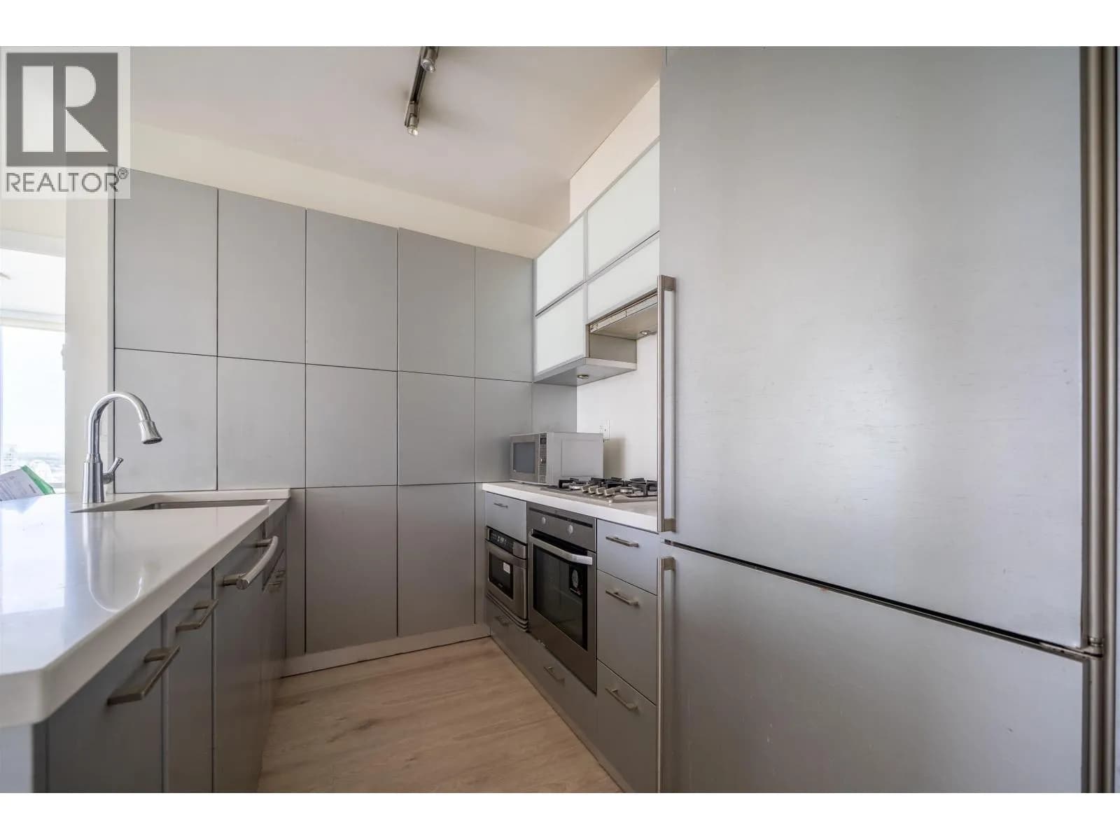 #2802 535 SMITHE STREET, Vancouver, BC photo 2