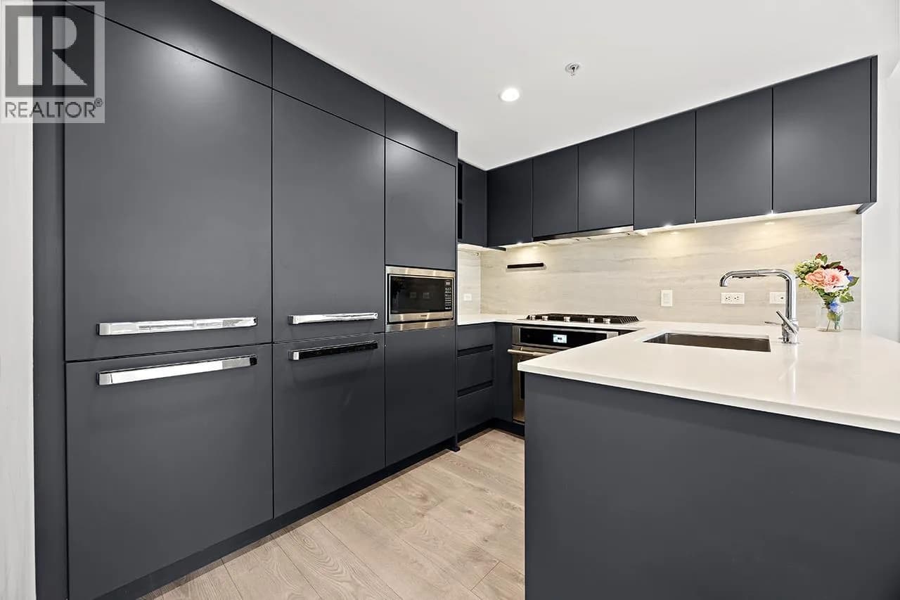 #302 450 WESTVIEW STREET, Coquitlam, BC photo 3