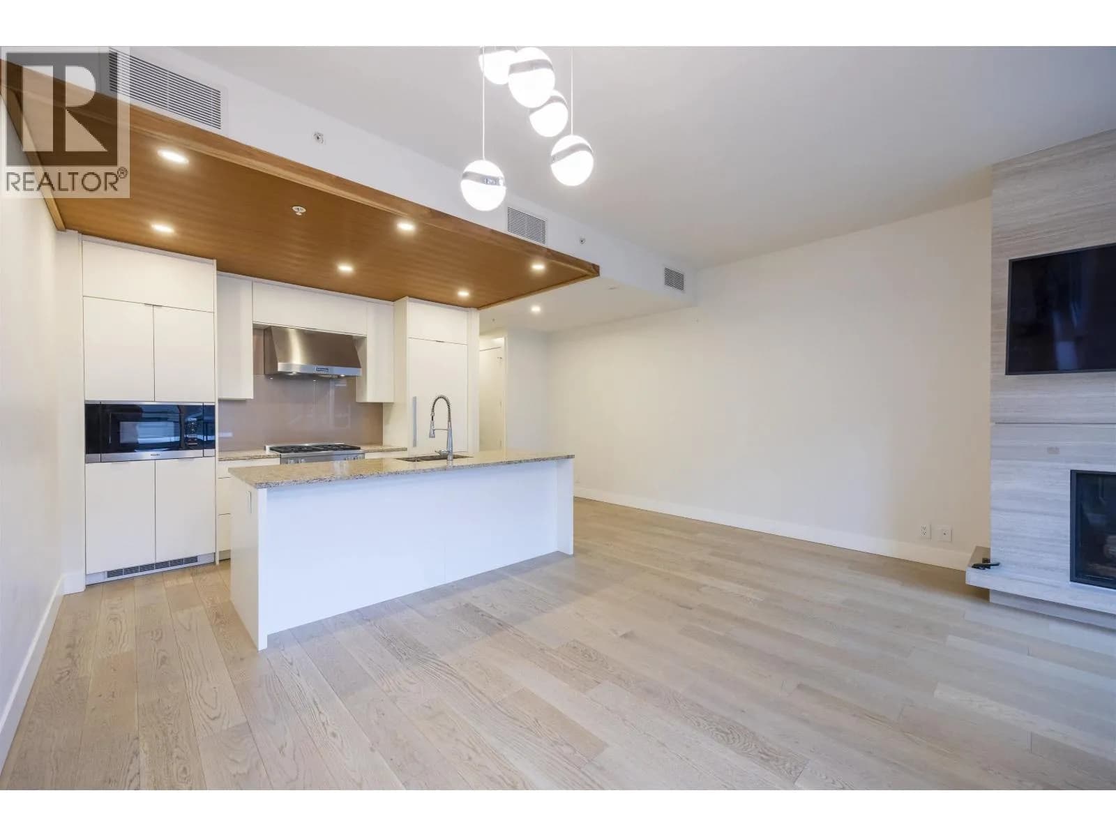 #406 6687 NELSON AVENUE, Vancouver, BC photo 3