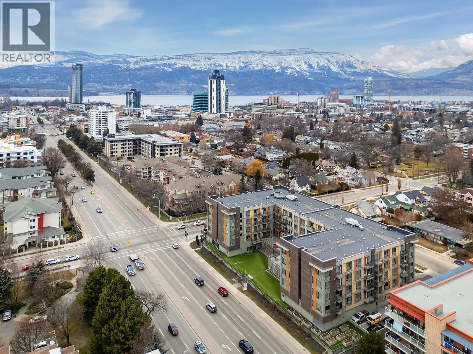 #327 925 Leon Avenue, Kelowna, BC photo 4