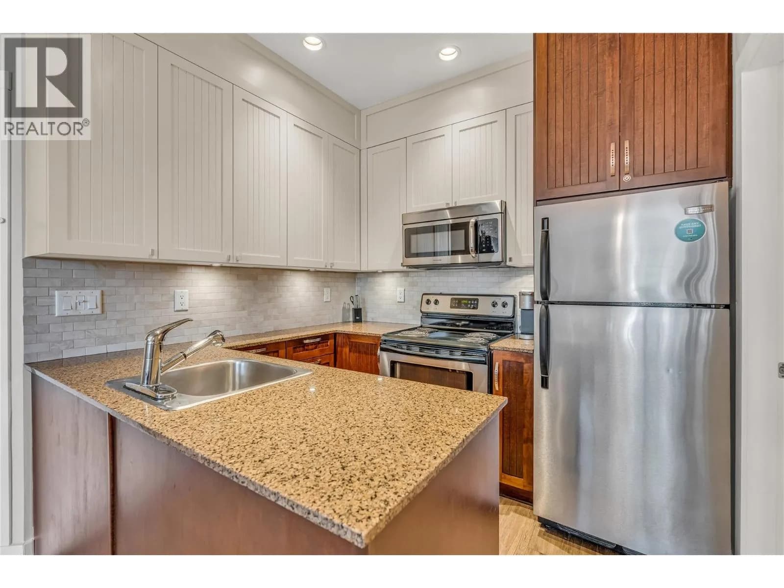 #410/411 12811 Lakeshore Drive S, Summerland, BC photo 5