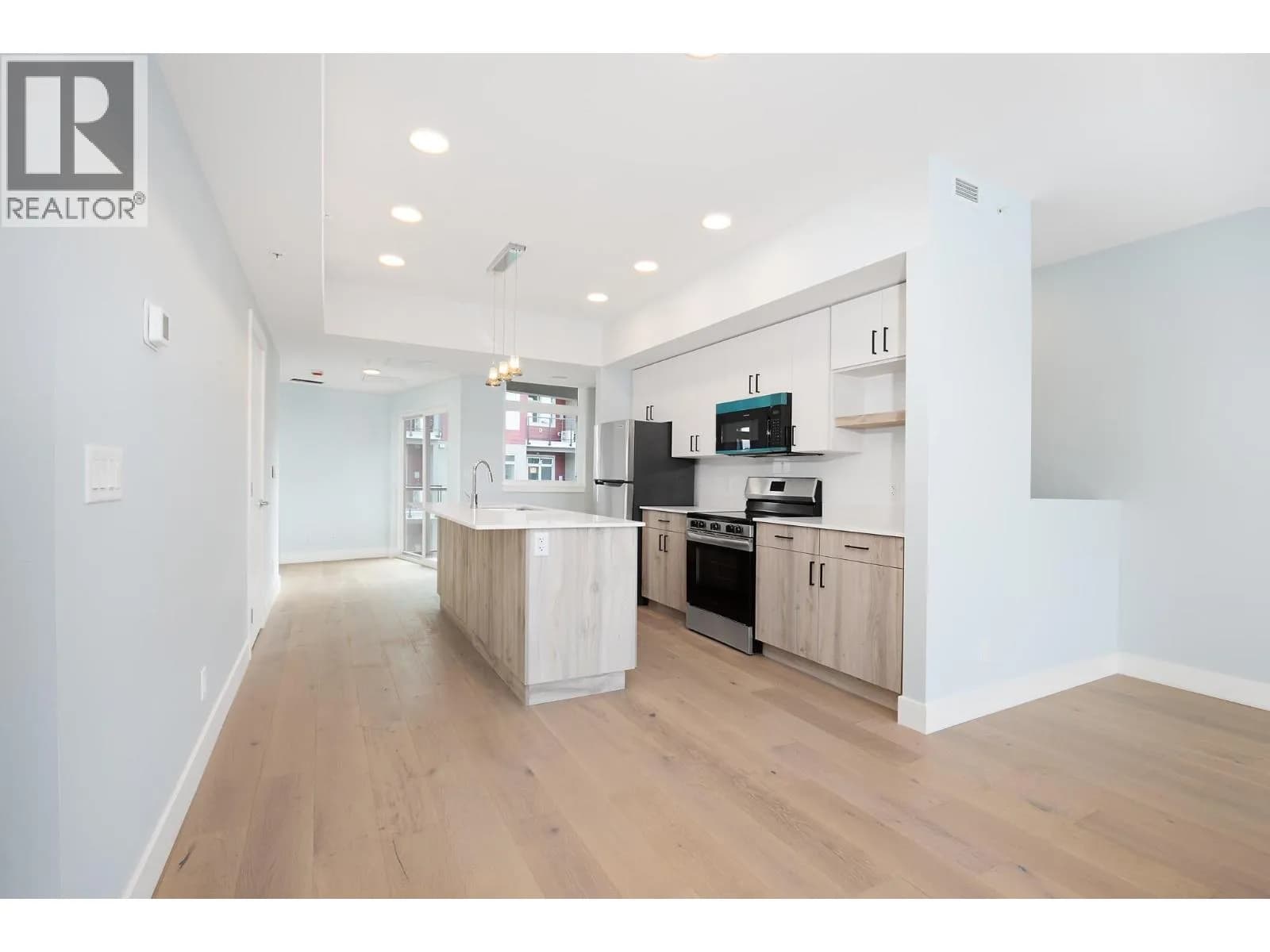 #402 215 ROYAL Avenue, Kamloops, BC photo 5