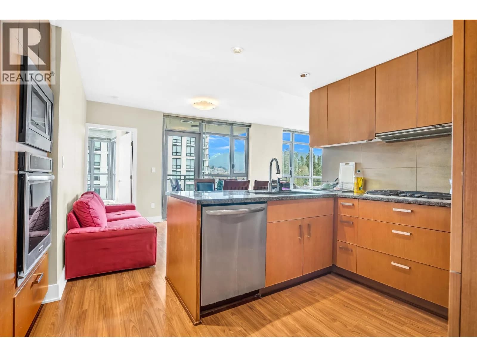 #1003 3008 GLEN DRIVE, Coquitlam, BC photo 4