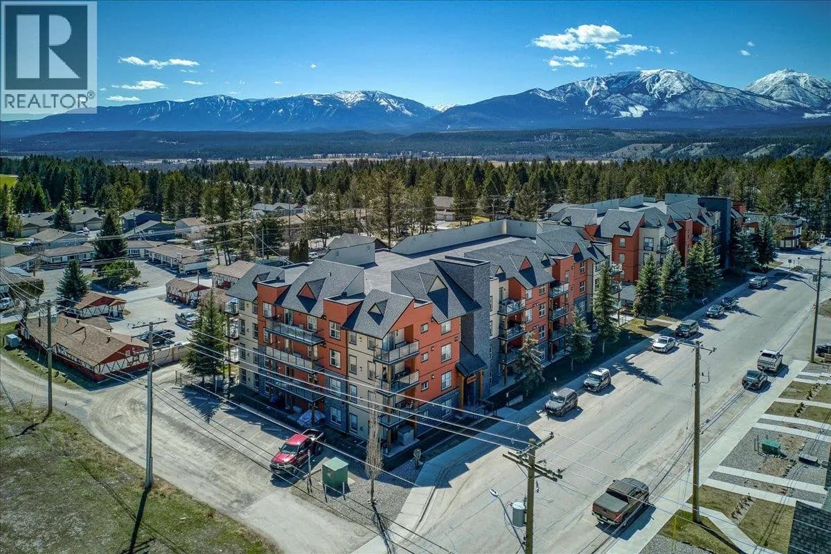 4884 Stanley Street, Radium Hot Springs