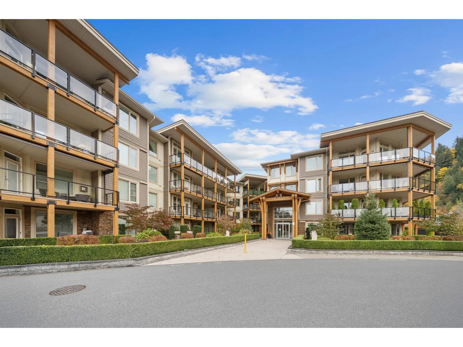 #301 45746 KEITH WILSON ROAD, Chilliwack, BC photo 4