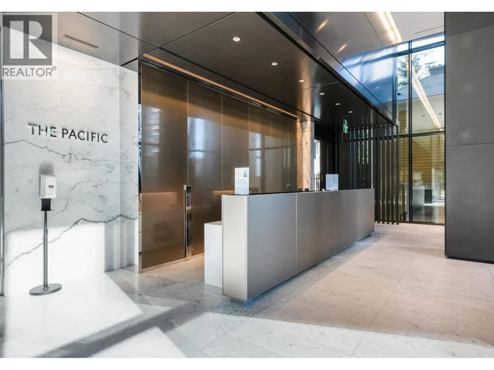 #801 889 PACIFIC STREET, Vancouver, BC photo 4