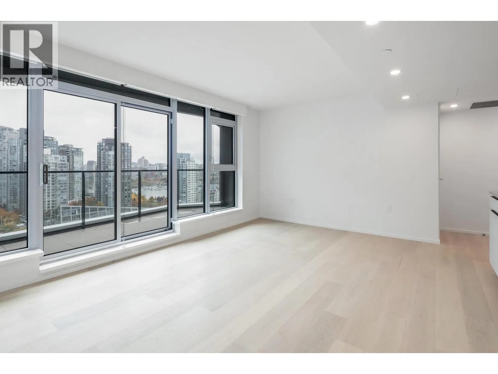 #801 889 PACIFIC STREET, Vancouver, BC photo 5