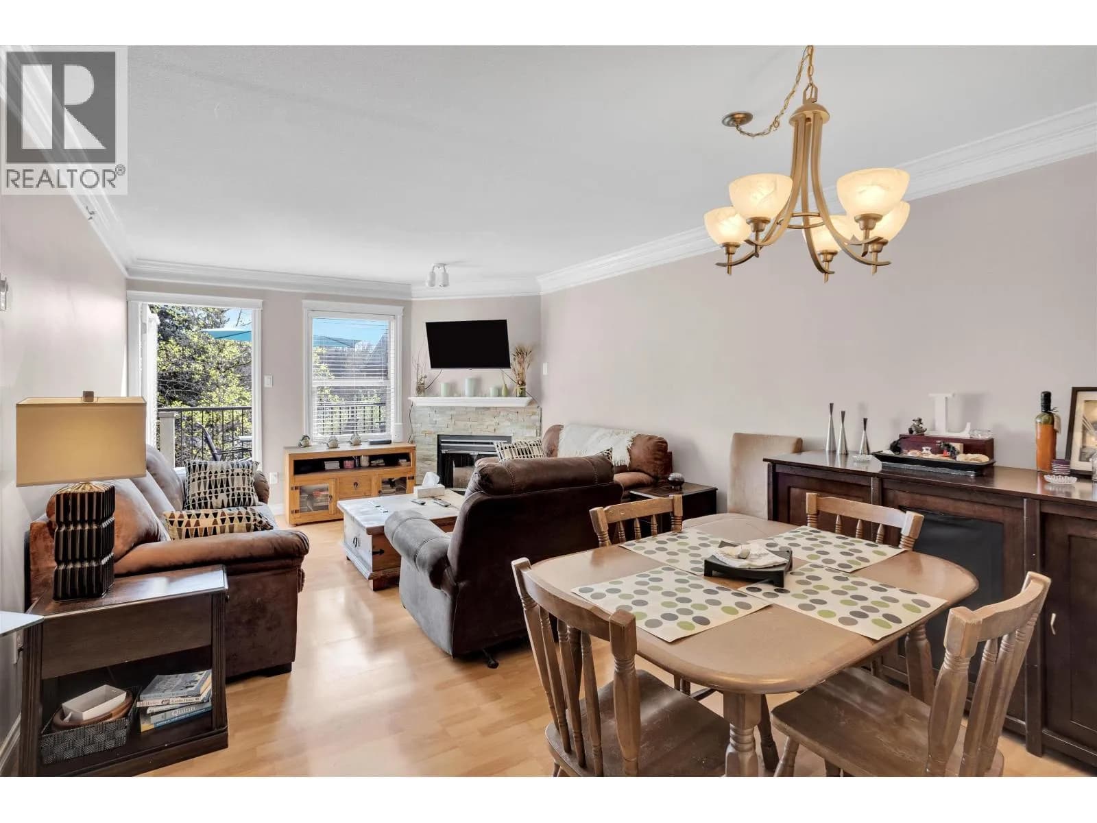 #417 1591 BOOTH AVENUE, Coquitlam, BC photo 2