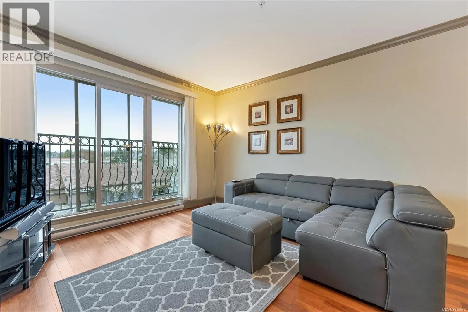 #318 1620 McKenzie Ave, Saanich, BC photo 3