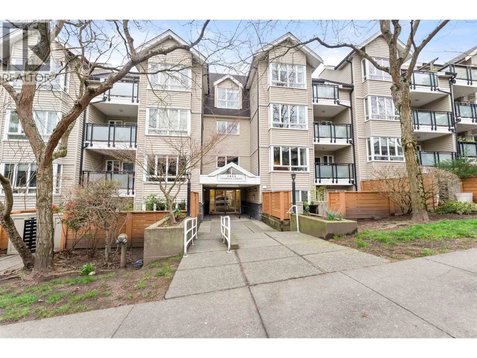 #308 1823 E GEORGIA STREET, Vancouver, BC photo 2