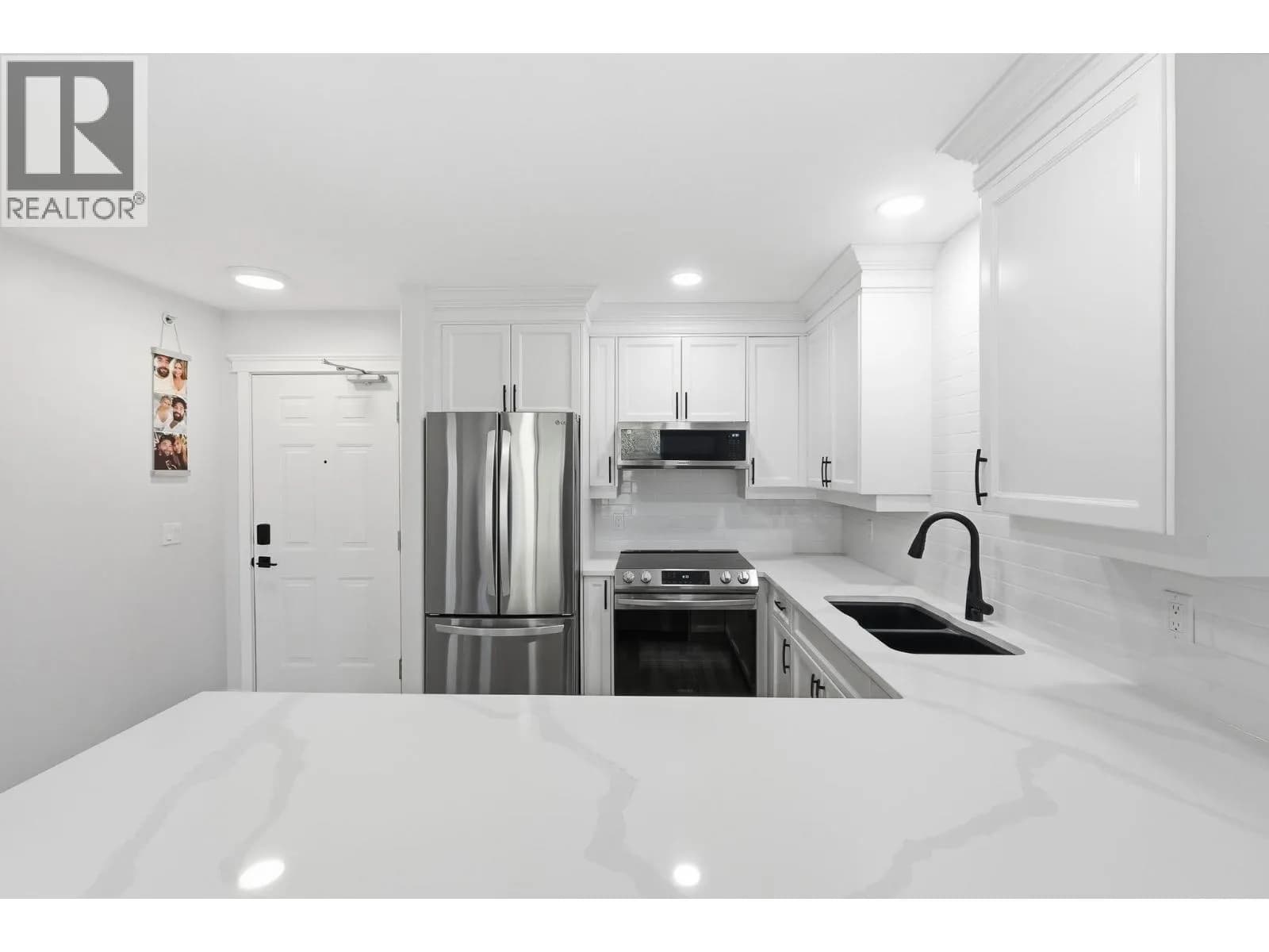 #309 1965 Pandosy Street, Kelowna, BC photo 3